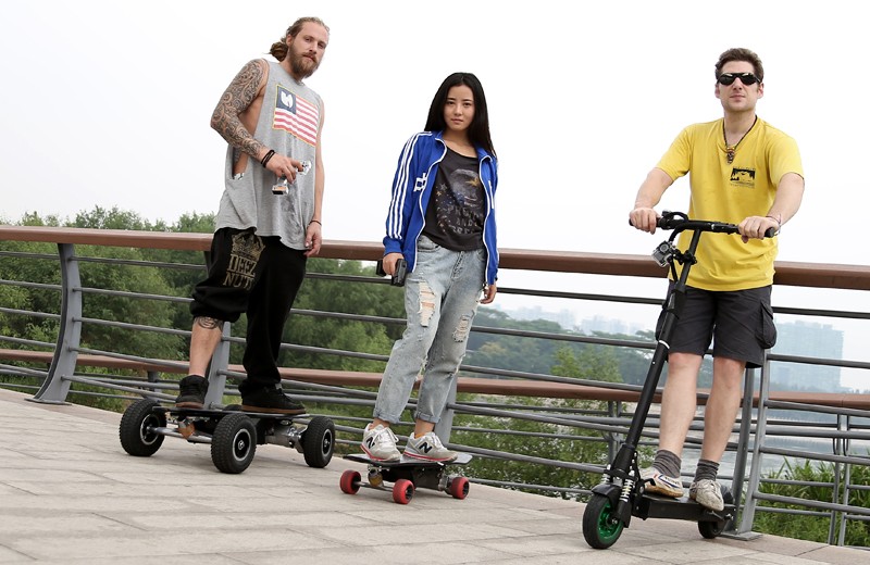 large MDSN OG47 14 - Электрический скейтборд Easy Go с дистанционным управлением для начинающих и детей от 14 лет – 150 Вт, 10000 мАч