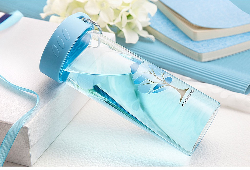 31213 - Стеклянная банка-бутылка для воды и напитков Fu Guang G1503 - 380 мл / 480 мл, боросиликатное стекло, чехол-рукав, шнурок
